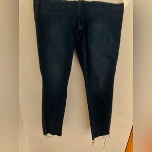 Good American jeans size 8 distressed hem skinny waist 29